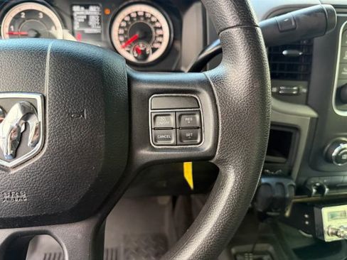 Used 2018 RAM 2500 Tradesman w/ Chrome Appearance Group image 29