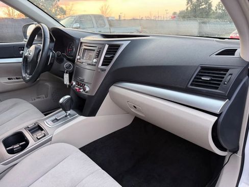 Used 2014 Subaru Outback 2.5i Premium image 19