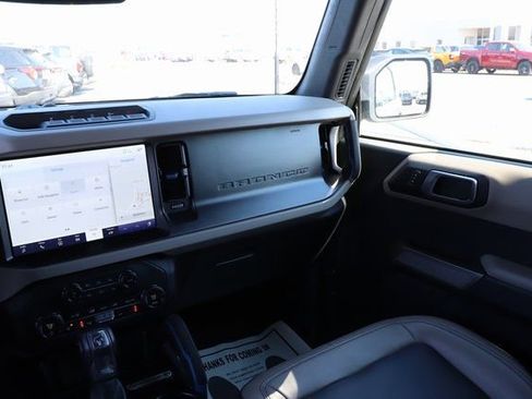 Used 2023 Ford Bronco Wildtrak image 28
