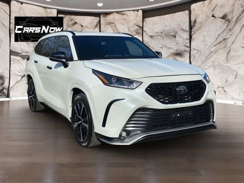 Used 2021 Toyota Highlander XSE image 1