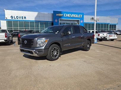 Used 2020 Nissan Titan SV w/ SV Convenience Package