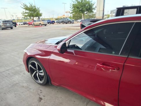 Used 2018 Honda Accord Sport image 3