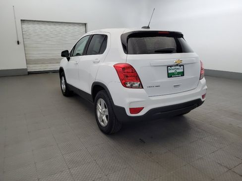 Used 2019 Chevrolet Trax LS w/ Tint and Cruise Package AWD/4WD image 5