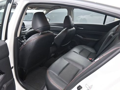 Used 2025 Nissan Altima 2.5 SR FWD image 14