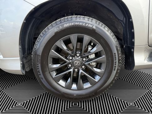 Used 2022 Lexus GX 460 Premium w/ Premium Package image 9