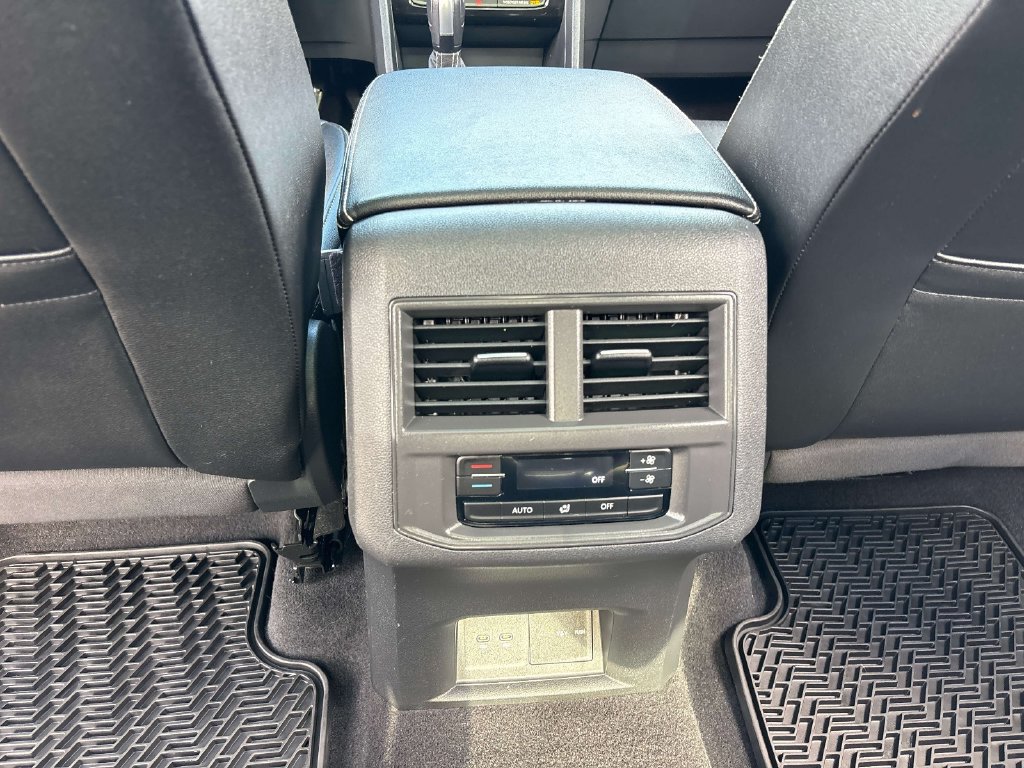 Certified 2023 Volkswagen Atlas SE w/ Panoramic Sunroof Package AWD/4WD image 16