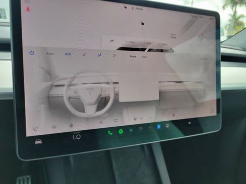 Used 2022 Tesla Model Y Performance image 25