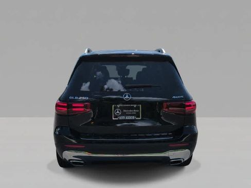 Used 2026 Mercedes-Benz GLB 250 4MATIC image 7