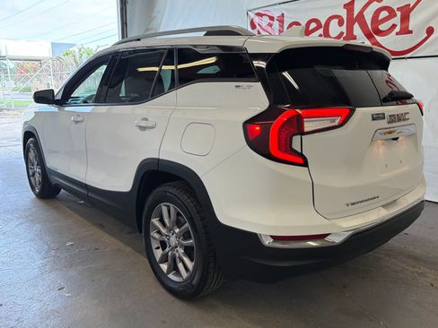 Used 2024 GMC Terrain SLT FWD image 9