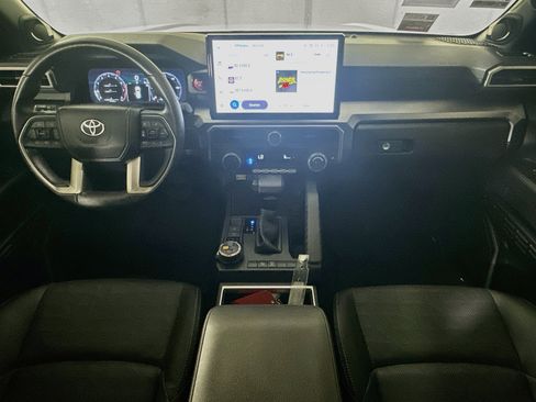 Used 2025 Toyota 4Runner TRD Off-Road Premium AWD/4WD image 27