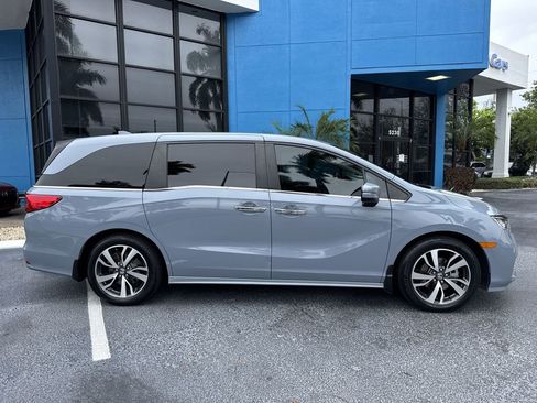 Certified 2024 Honda Odyssey Touring image 4