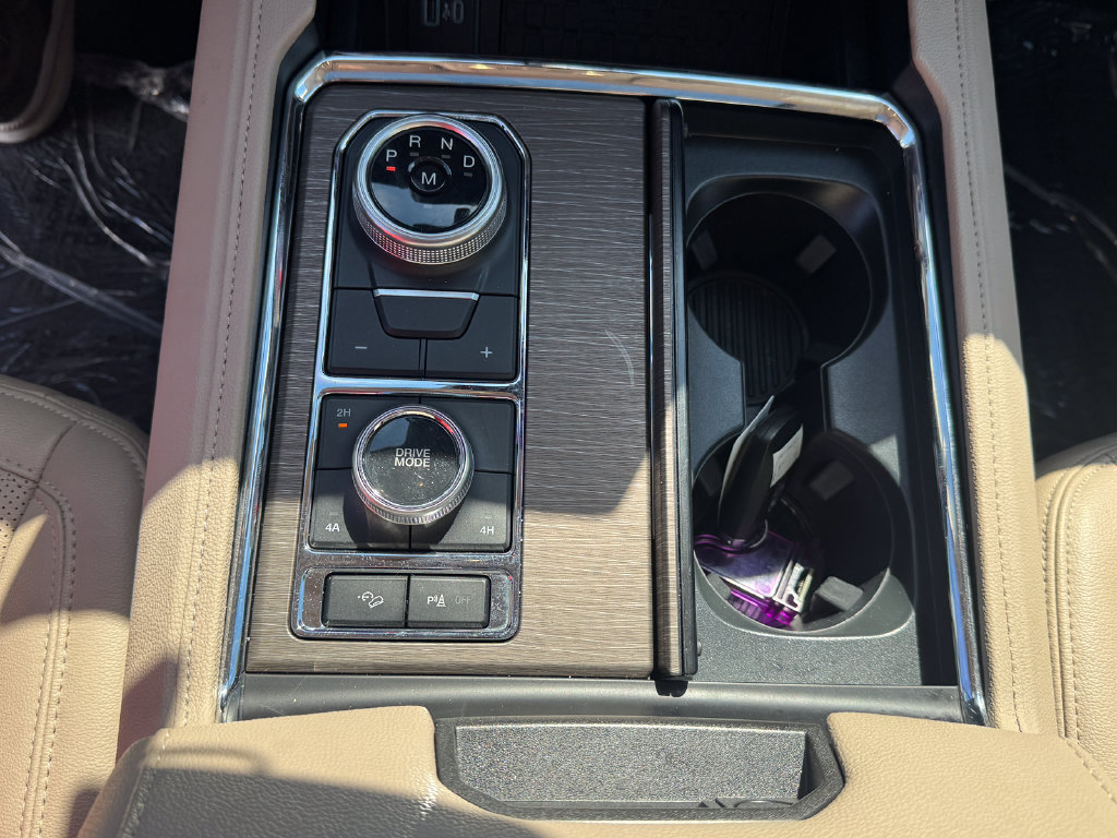 Used 2024 Ford Expedition Limited AWD/4WD image 21
