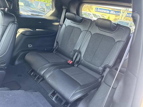 Used 2024 Jeep Grand Cherokee L Laredo AWD/4WD image 10