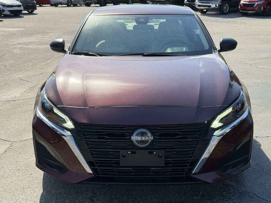 Used 2025 Nissan Altima 2.5 SV FWD image 3