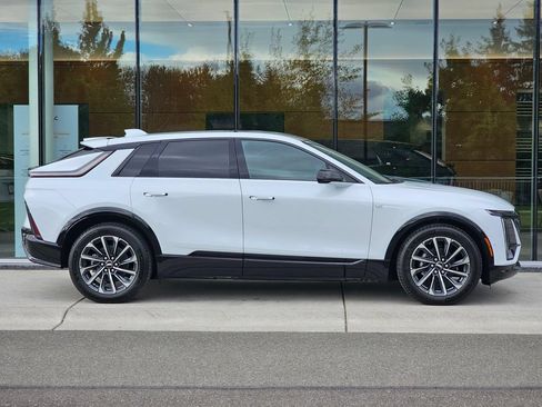 New 2027 Cadillac Lyriq Sport AWD/4WD image 6