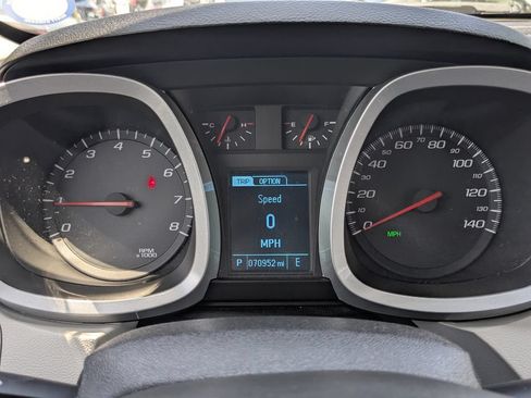 Used 2017 Chevrolet Equinox LS FWD image 32
