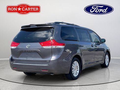 Used 2011 Toyota Sienna XLE w/ Entertainment Pkg FWD image 6