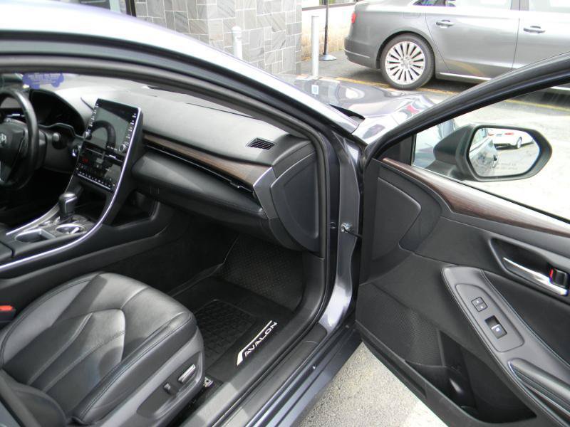 Used 2019 Toyota Avalon XLE w/ Moonroof Package FWD image 21