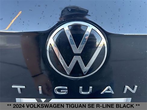Used 2024 Volkswagen Tiguan SE R-Line image 14