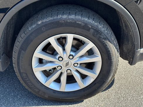 Used 2024 Dodge Durango SXT w/ 3rd Row Seating Group image 18