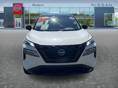 Certified 2023 Nissan Rogue SV w/ SV Premium B Package FWD image 2