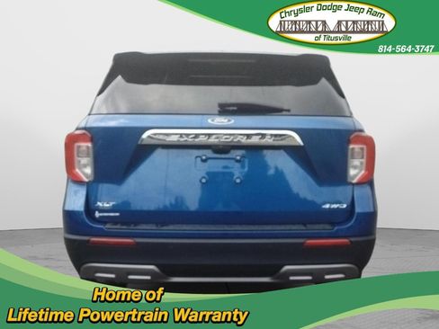 Used 2022 Ford Explorer XLT w/ Equipment Group 202A image 4