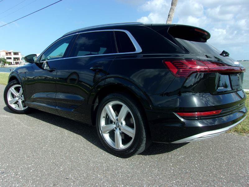 Used 2019 Audi e-tron Premium Plus AWD/4WD image 22