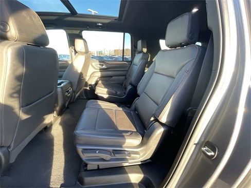 Certified 2022 Chevrolet Suburban High Country image 26