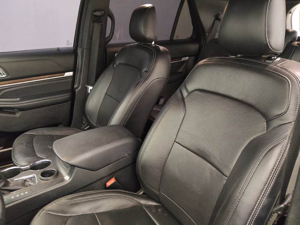 Used 2019 Ford Explorer Limited w/ Class III Trailer Tow Package FWD image 17