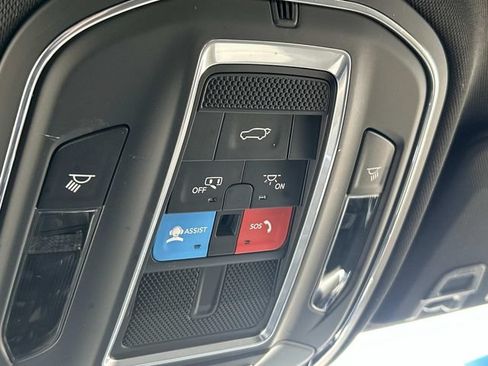 Used 2024 Jeep Grand Cherokee Altitude AWD/4WD image 31