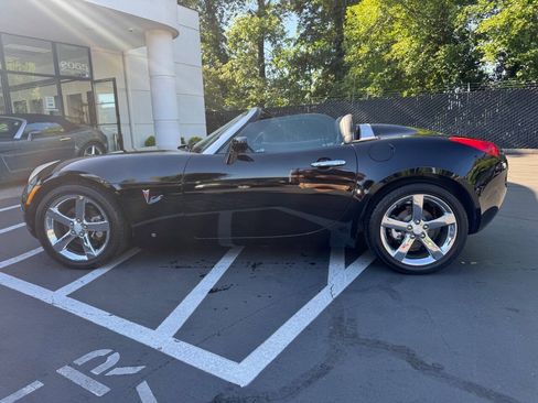 Used 2006 Pontiac Solstice Convertible w/ Premium Package RWD image 2