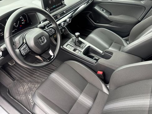 Used 2023 Honda Civic Sport image 10