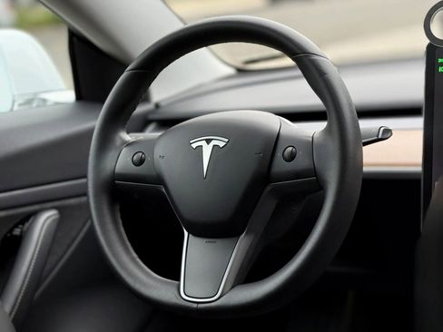 Used 2019 Tesla Model 3 Performance image 12