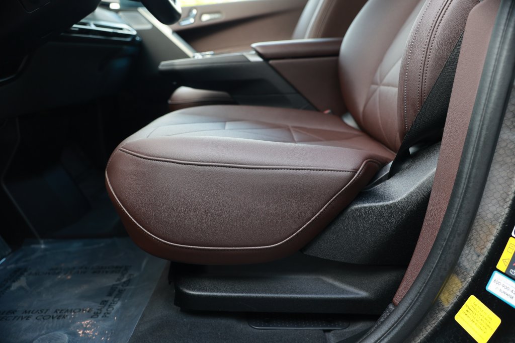 Used 2025 BMW iX M60 AWD/4WD image 22