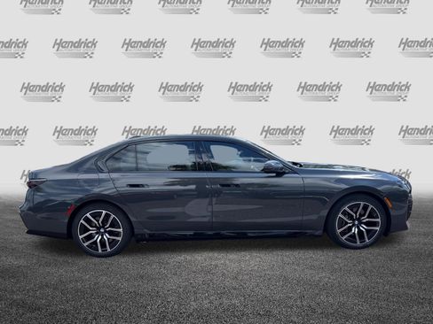 Used 2023 BMW i7 xDrive60 w/ Executive Package 2 AWD/4WD image 11