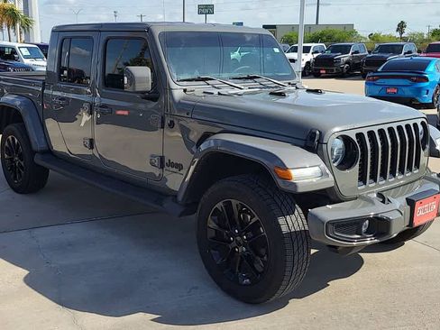 Used 2023 Jeep Gladiator Overland AWD/4WD image 2