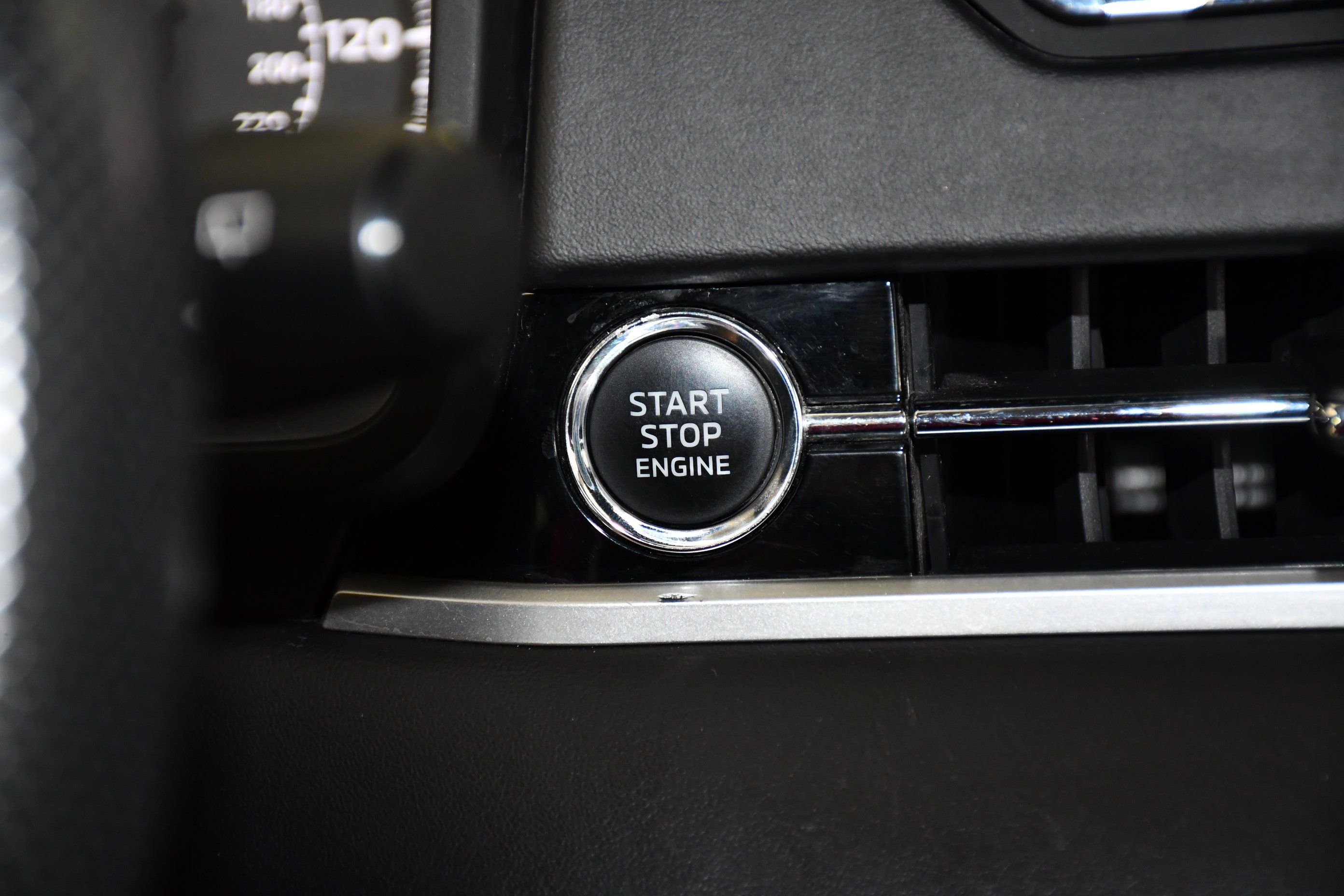Used 2022 Mitsubishi Outlander ES AWD/4WD image 17