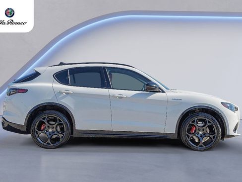 New 2025 Alfa Romeo Stelvio Sprint w/ Veloce Package AWD/4WD image 4