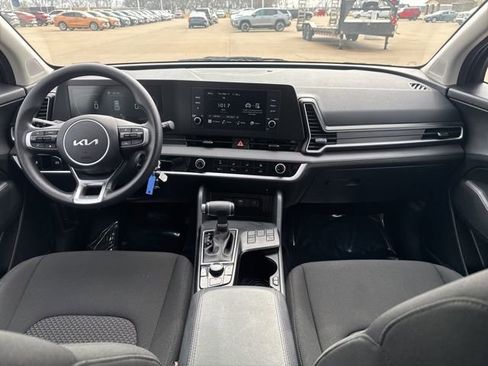 Used 2025 Kia Sportage LX image 46