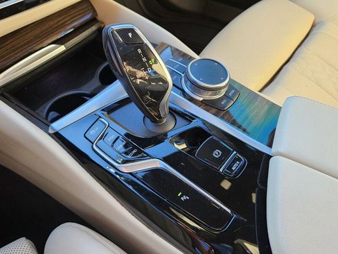 Used 2022 BMW 530i xDrive w/ Convenience Package image 21