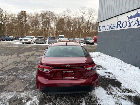 Used 2024 Toyota Corolla LE image 7