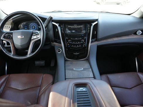 Used 2019 Cadillac Escalade ESV Premium Luxury RWD image 5