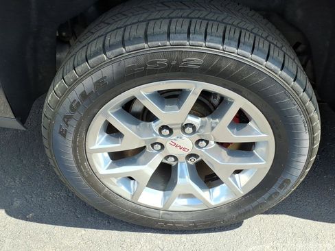 Used 2019 GMC Yukon XL SLT w/ Open Road Package AWD/4WD image 5
