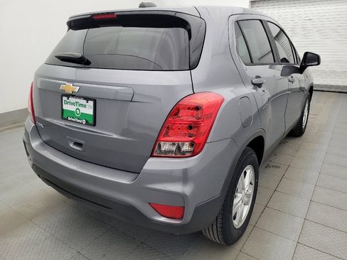 Used 2020 Chevrolet Trax LS w/ Tint and Cruise Package FWD image 9