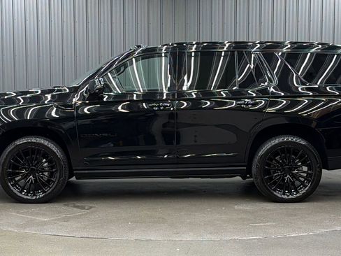 Used 2026 GMC Yukon Denali w/ Sun & Power Step Package image 2