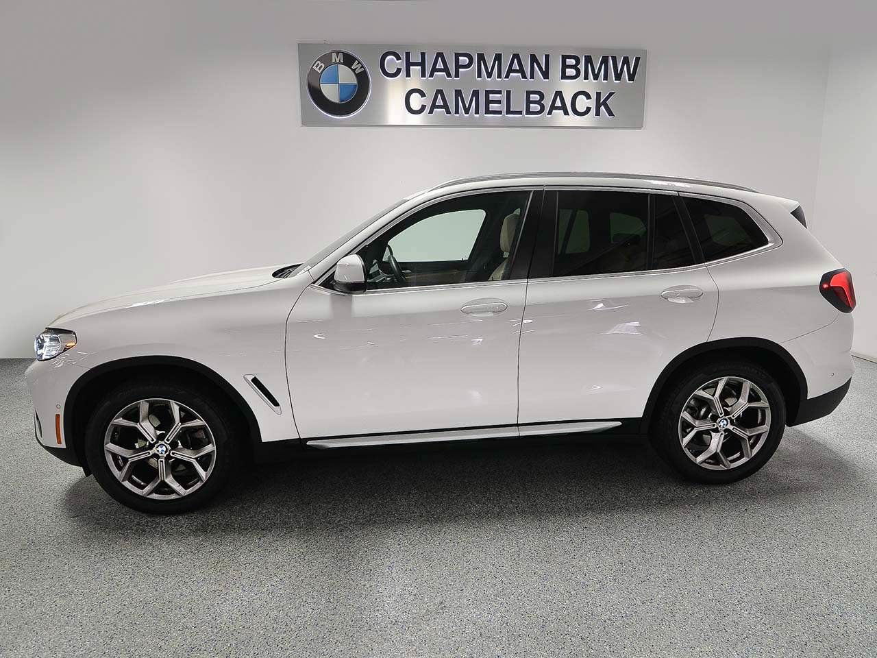 Used 2024 BMW X3 xDrive30i w/ Convenience Package w/ZPA AWD/4WD image 3