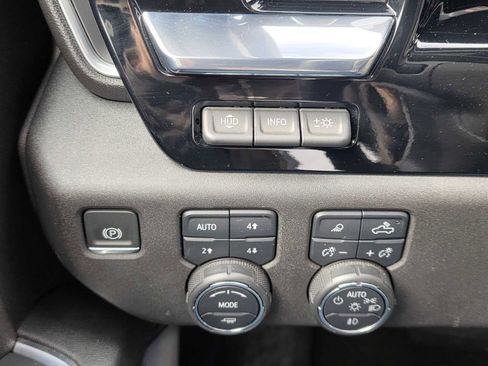 Used 2024 Chevrolet Silverado 2500 High Country w/ High Country Premium Package AWD/4WD image 31