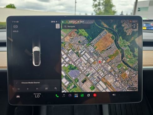 Used 2023 Tesla Model Y Long Range AWD/4WD image 19