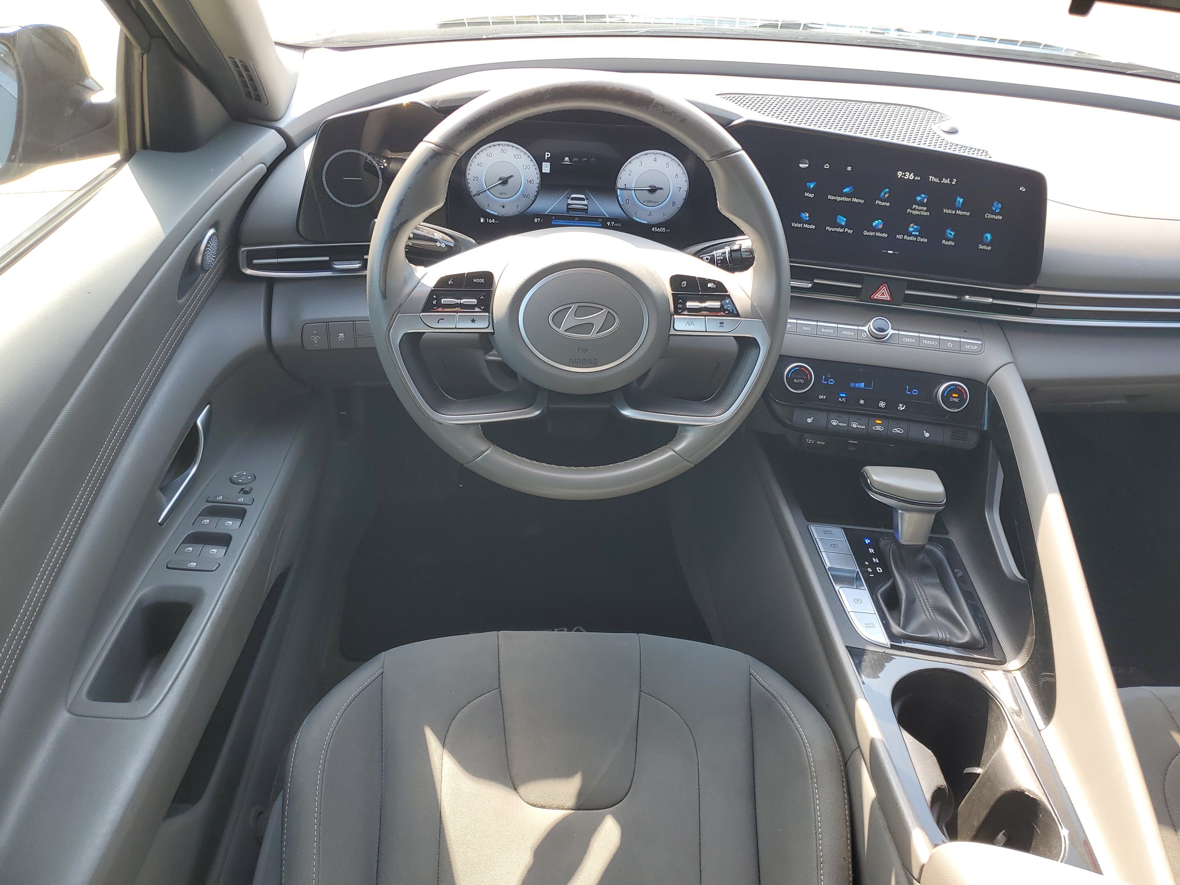 Used 2025 Hyundai Elantra SEL FWD image 31