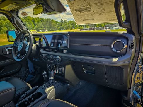 New 2026 Jeep Gladiator Sport AWD/4WD image 35